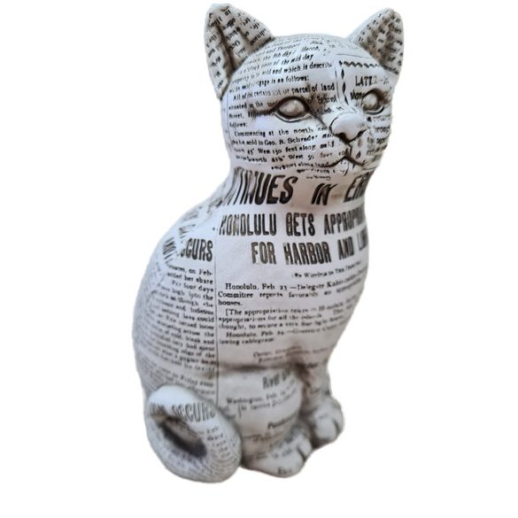 Macska gipsz újságpapír mintás 15cm