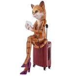 Macska figura bőröndön ülő poly 19cm