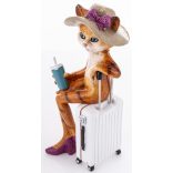 Macska figura ülő kalapos poly 20cm